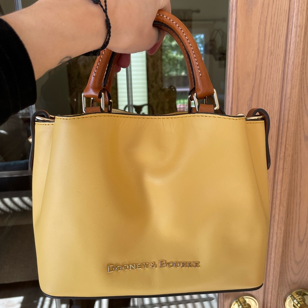 Dooney & Bourke mini Barlow crossbody